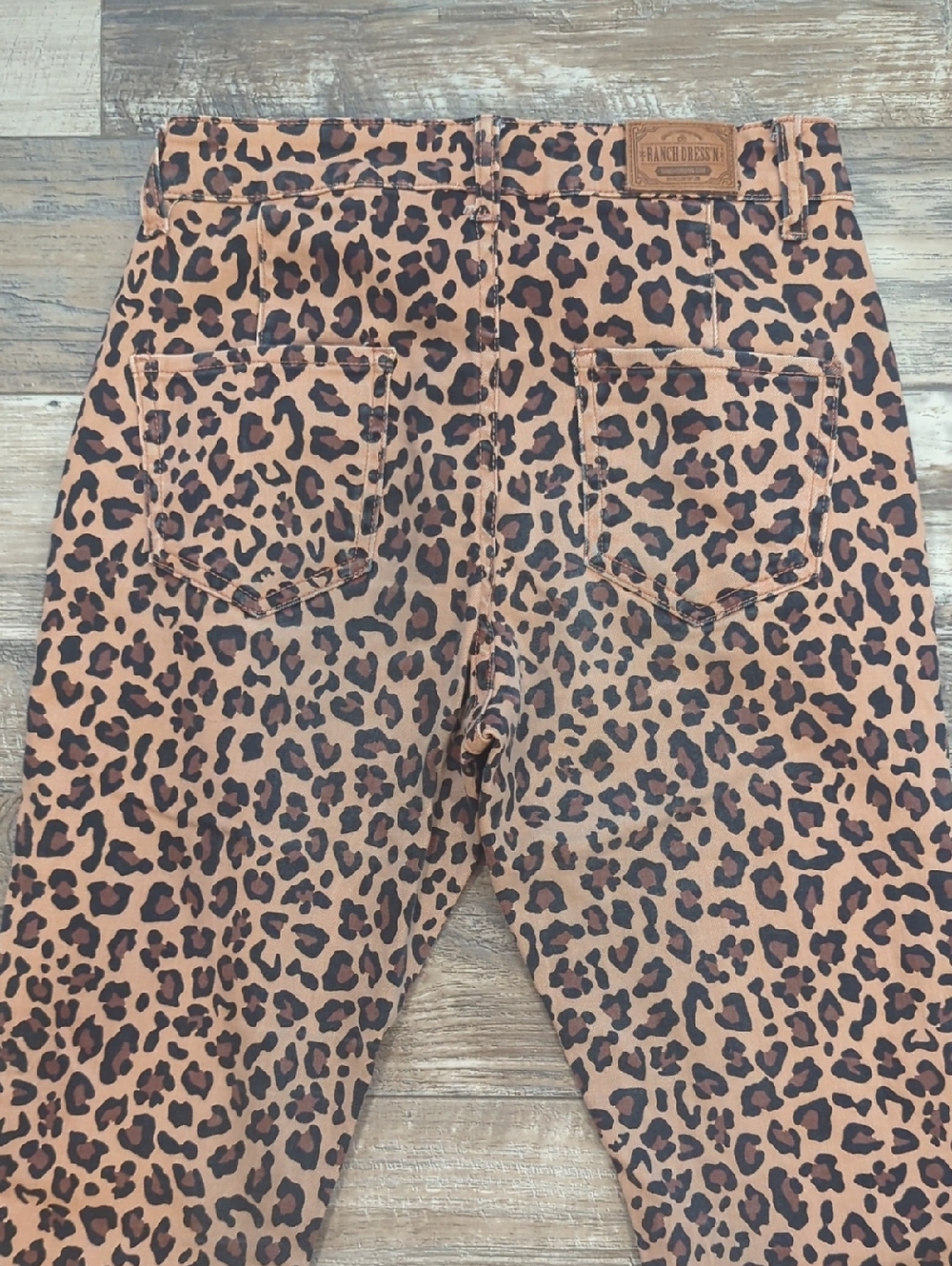 RANCH DRESS'N Fallon Taylor "Cheetah" tan & black super flare jeans sz 2 TALL - Picture 12 of 14